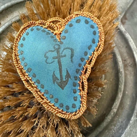 Vintage Handmade Nautical Heart Embroidered Art Pendant - Picture 7 of 10
